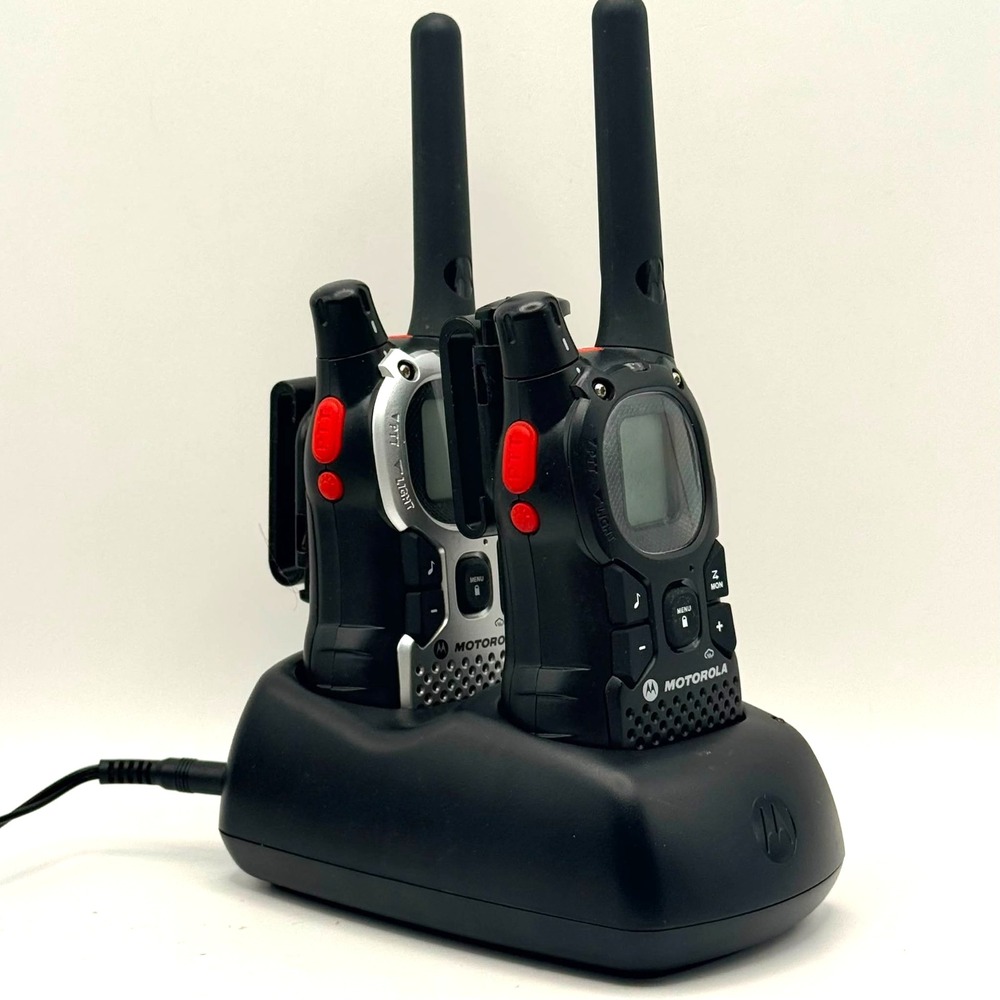 2 Motorola Talkabout 2-Way Radio Set Walkie Talkies w/ Charging Dock Mismatched